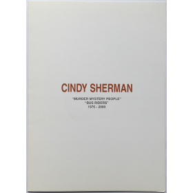 Cindy Sherman - "Murder mystery people", "Bus riders" 1976-2000. Galería Juana de Aizpuru, Madrid, diciembre 2000